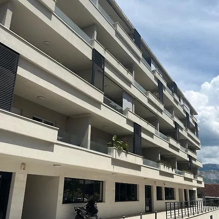 Luxury Rinos - Free Garage Parking Apartment Split