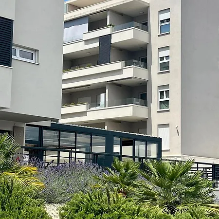 Apartment Luxury Rinos - Free Garage Parking Split