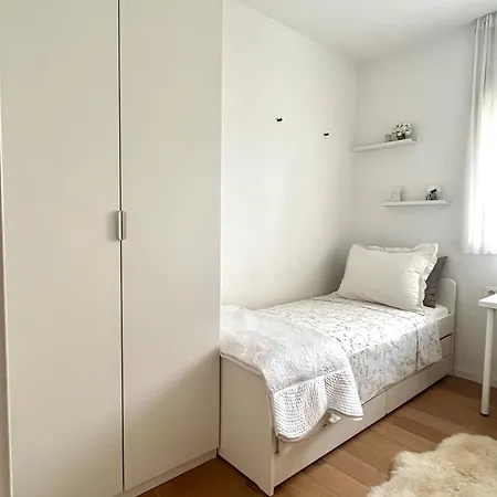 Luxury Rinos - Free Garage Parking Apartment